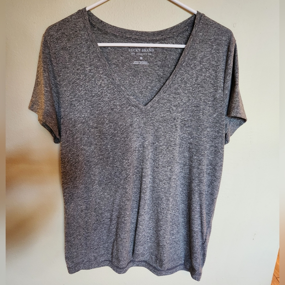 Lucky Brand Women's Classic Fit Short Sleeve V-Neck T-Shirt Size M